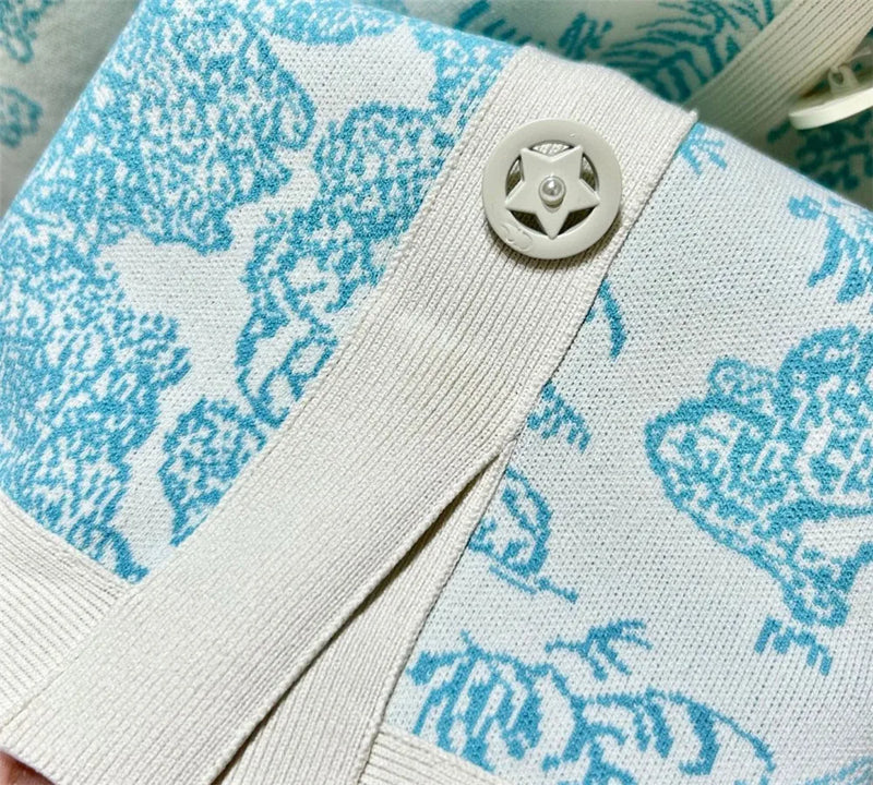 Women's Clothing Early Autumn New Style Temperament Jungle Jacquard Knitted Cardigan Top+French Elegant Half Skirt Two-Piec